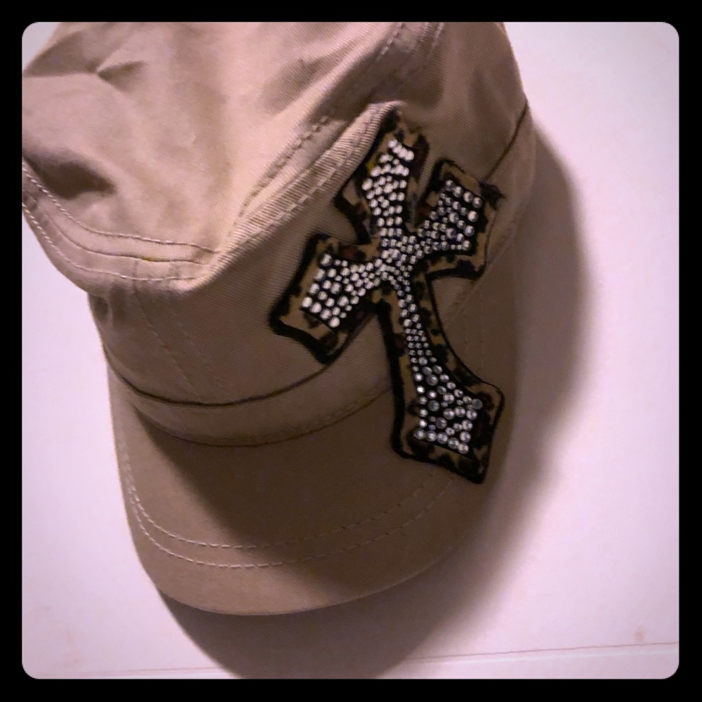 6/$25 Women’s hat